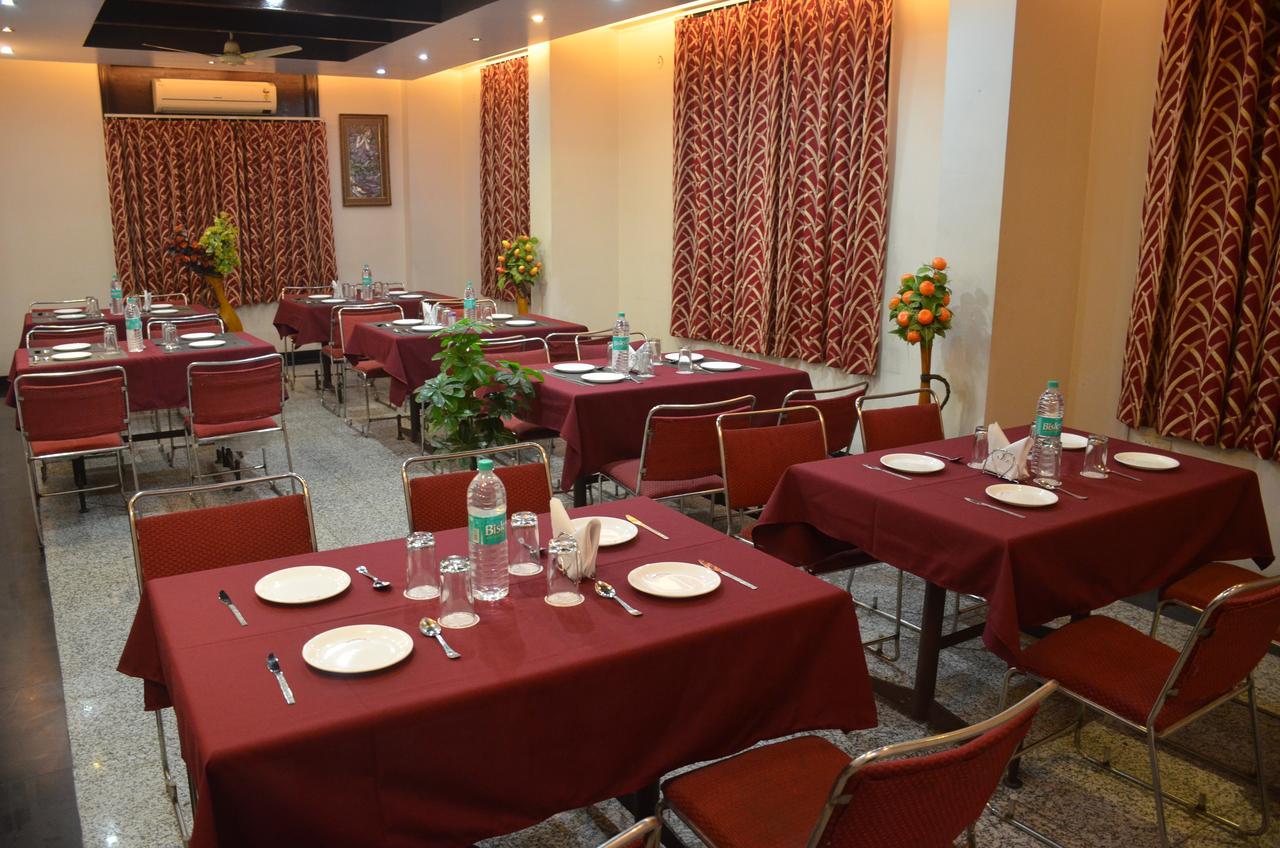 Hotel Jinendra Inn Jaipur Buitenkant foto