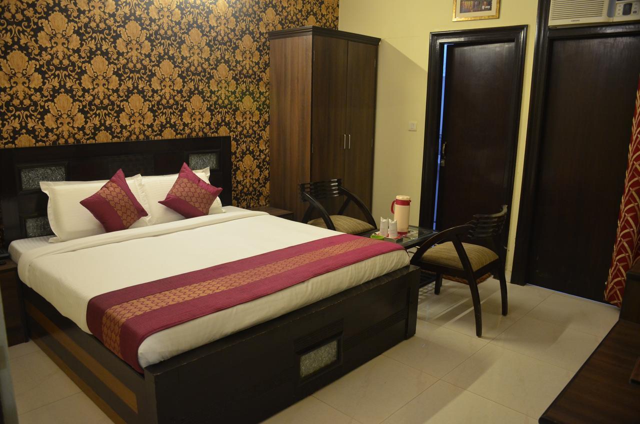 Hotel Jinendra Inn Jaipur Buitenkant foto